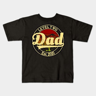 Level 2 Dad Est 2020 Kids T-Shirt